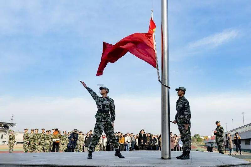 草树知春不久归，百般红紫斗芳菲是孟春，仲春还是季春游戏画面