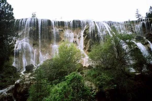 “坪”水相逢 干群相融